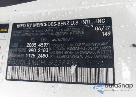 2017 Mercedes-Benz C 300 z USA, uszkodzony, nr VIN 55SWF4JB0HU233873